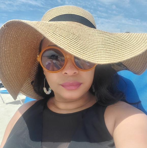 Meet your Posher, Elvina - Picture 9 of 13